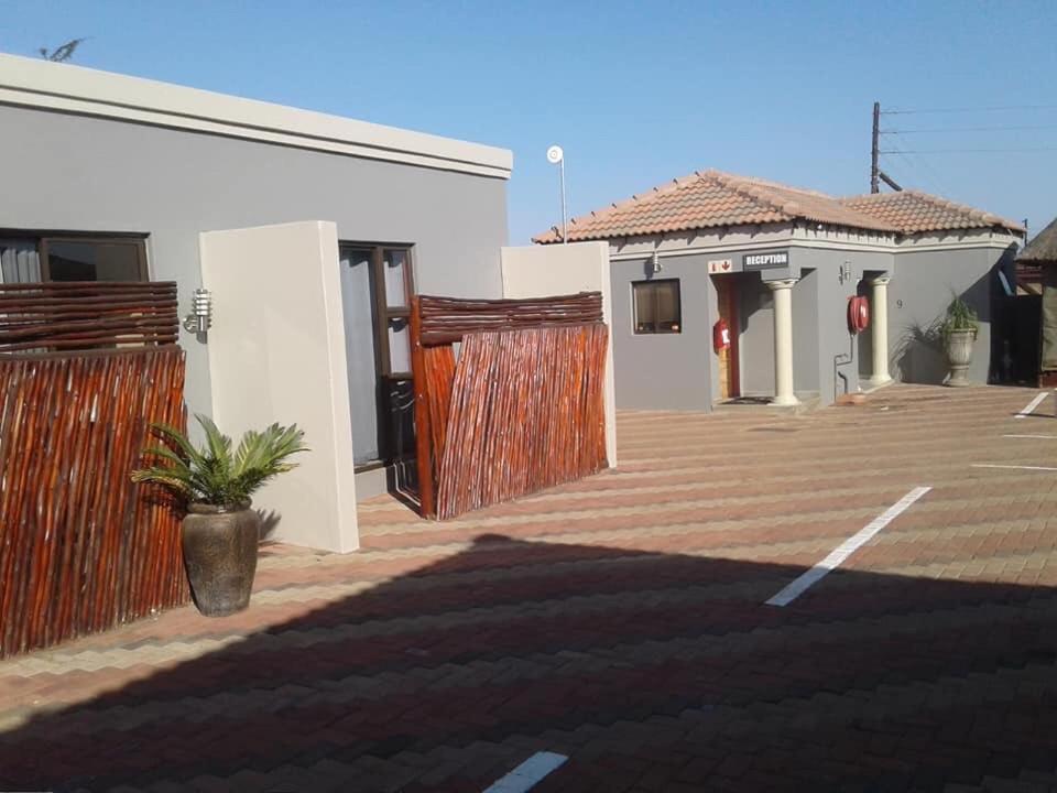 Thavhani Guest House Thohoyandou Exterior foto